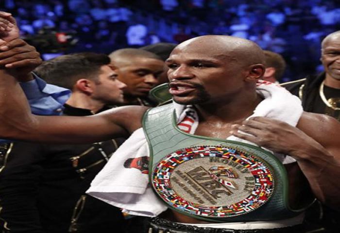 Floyd Mayweather Kalahkan Conor McGregor